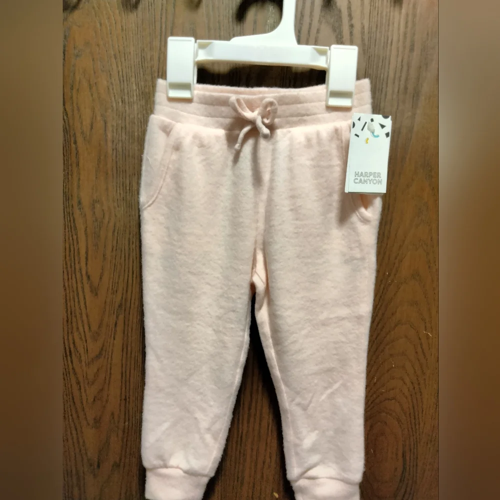 NWT Toddler Girls Harper Canyon Soft Joggers